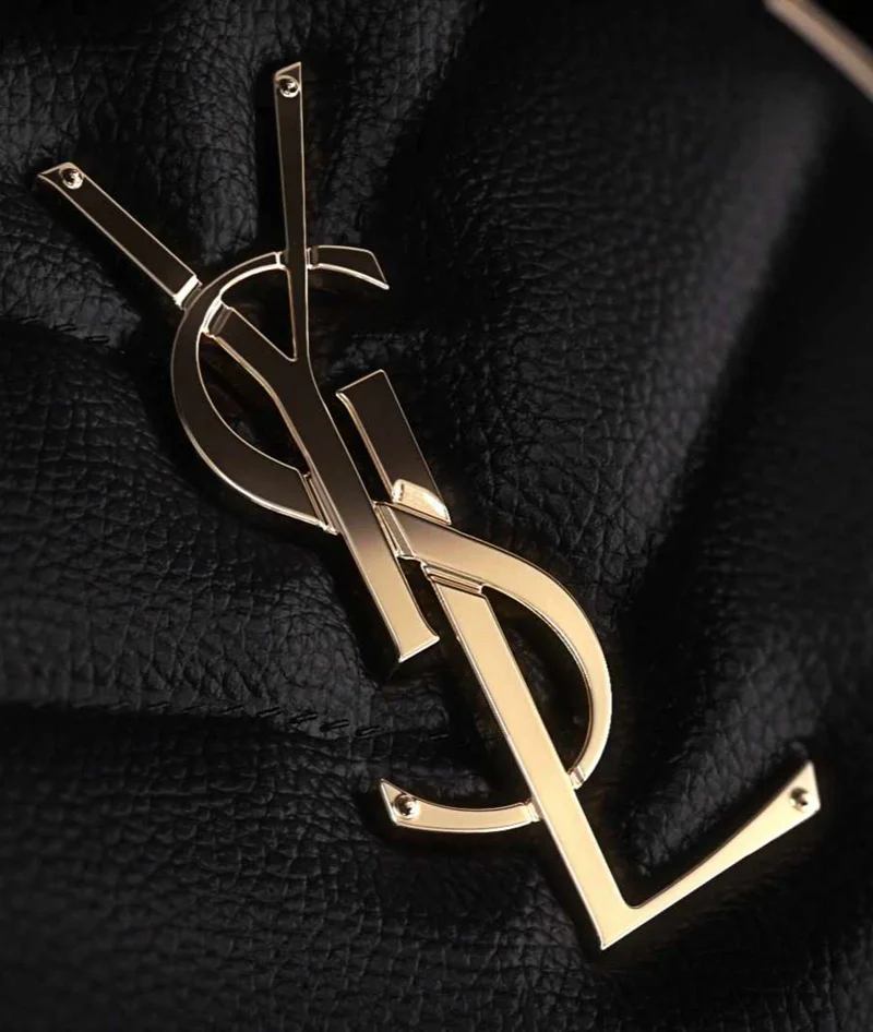 Projet YSL Le Cushion Encre de peau, motion design cosm&eacute;tique 3D